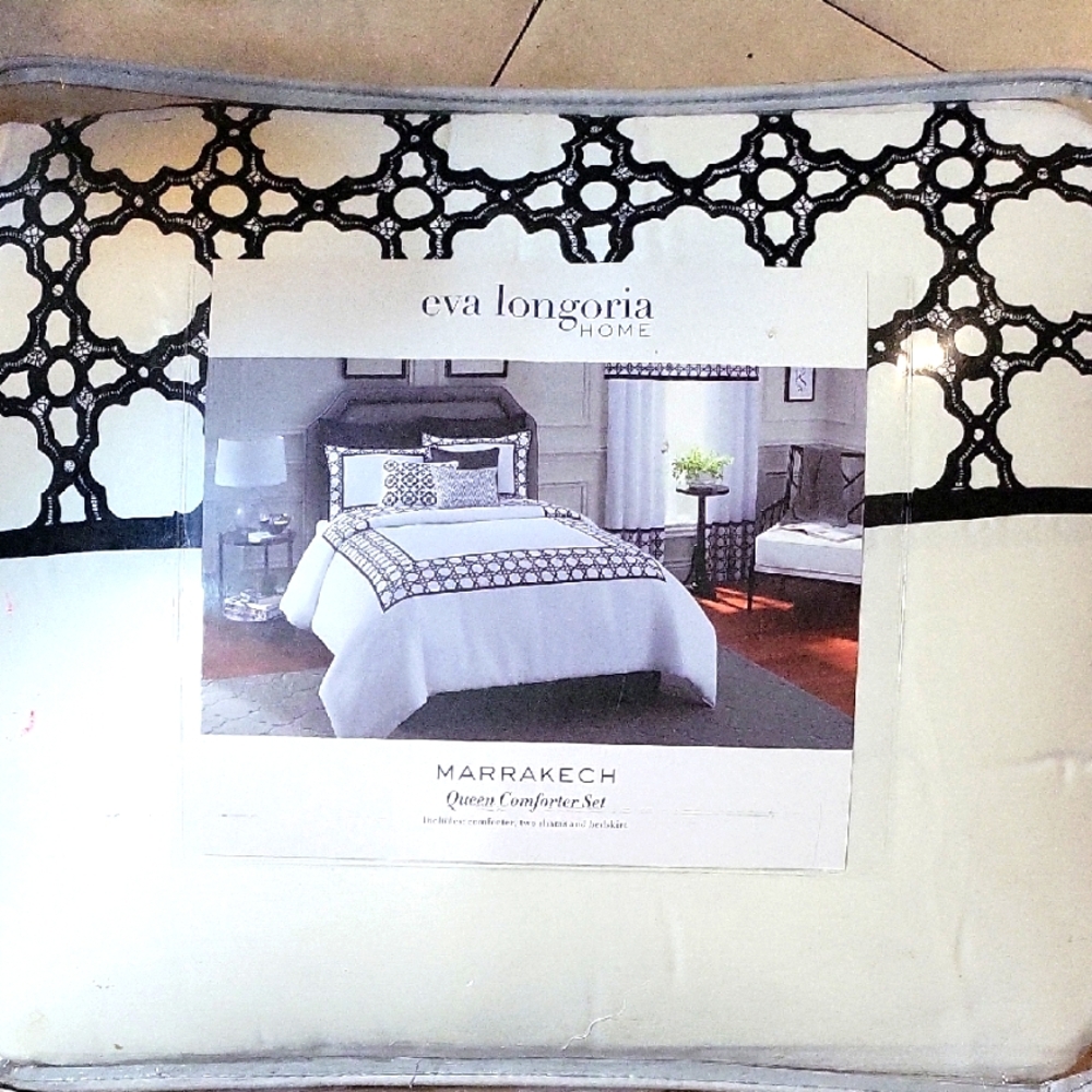 Eva Longoria Queen Comforter